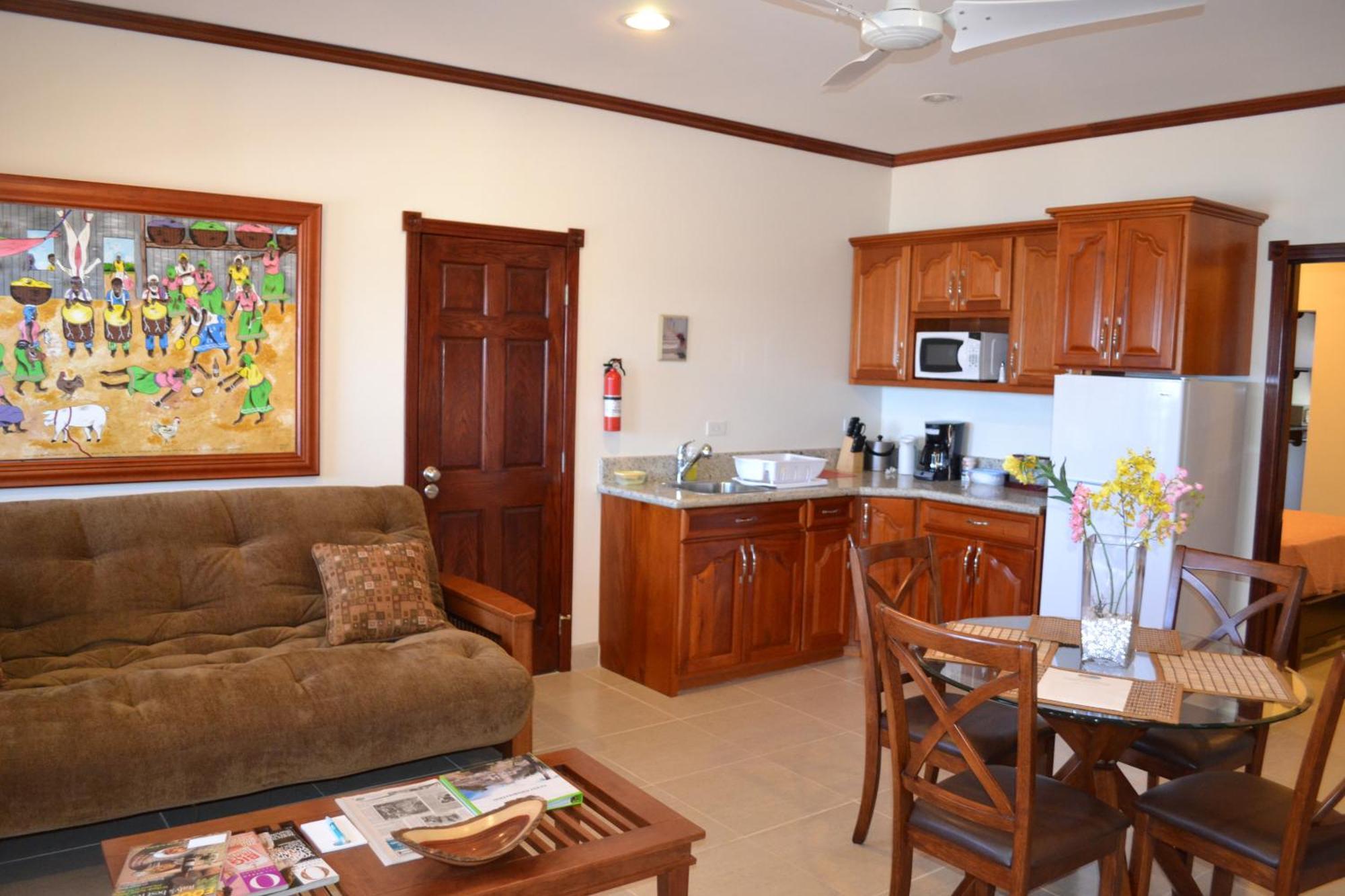 Belizean Nirvana Placencia Bilik gambar